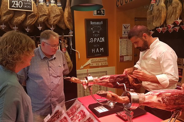 Die Perfekte Verkostung von iberico pata negra schinken